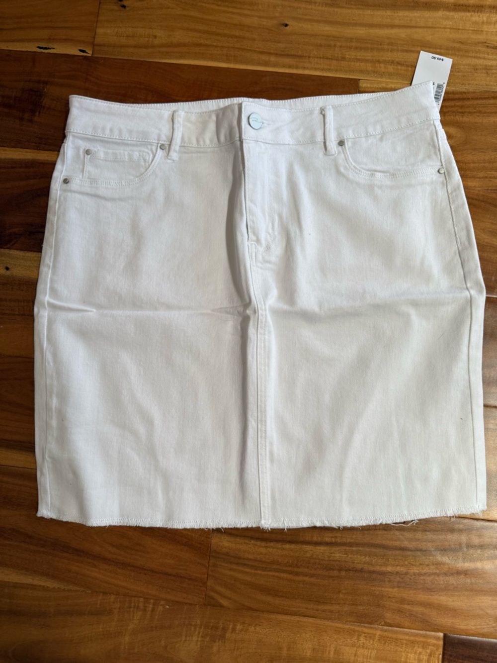 Ricki's White Denim Skirt with Subtle Stitching